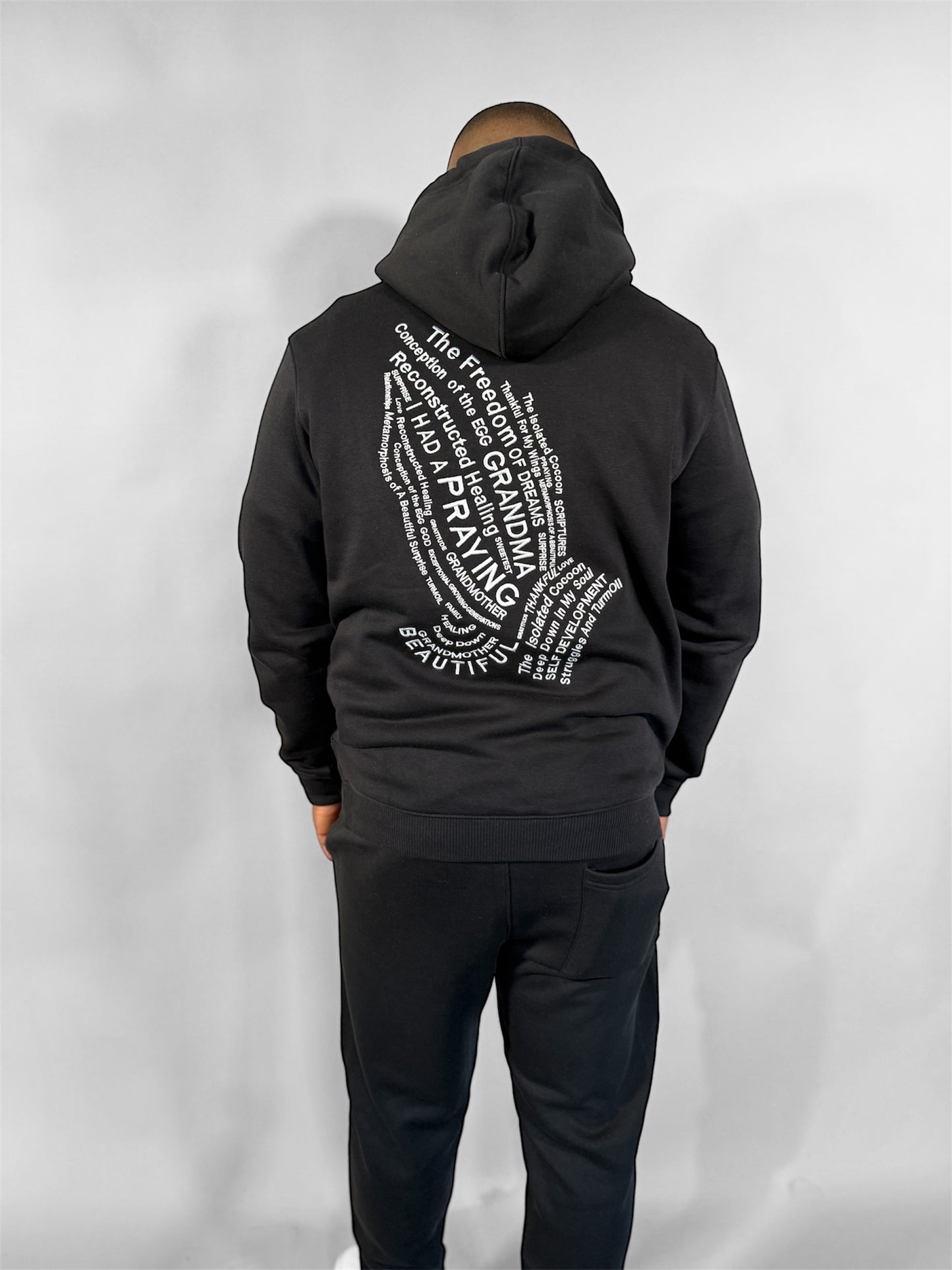 “GRANDMA’S LOVE” SWEATSUIT (BLACK/WHITE)
